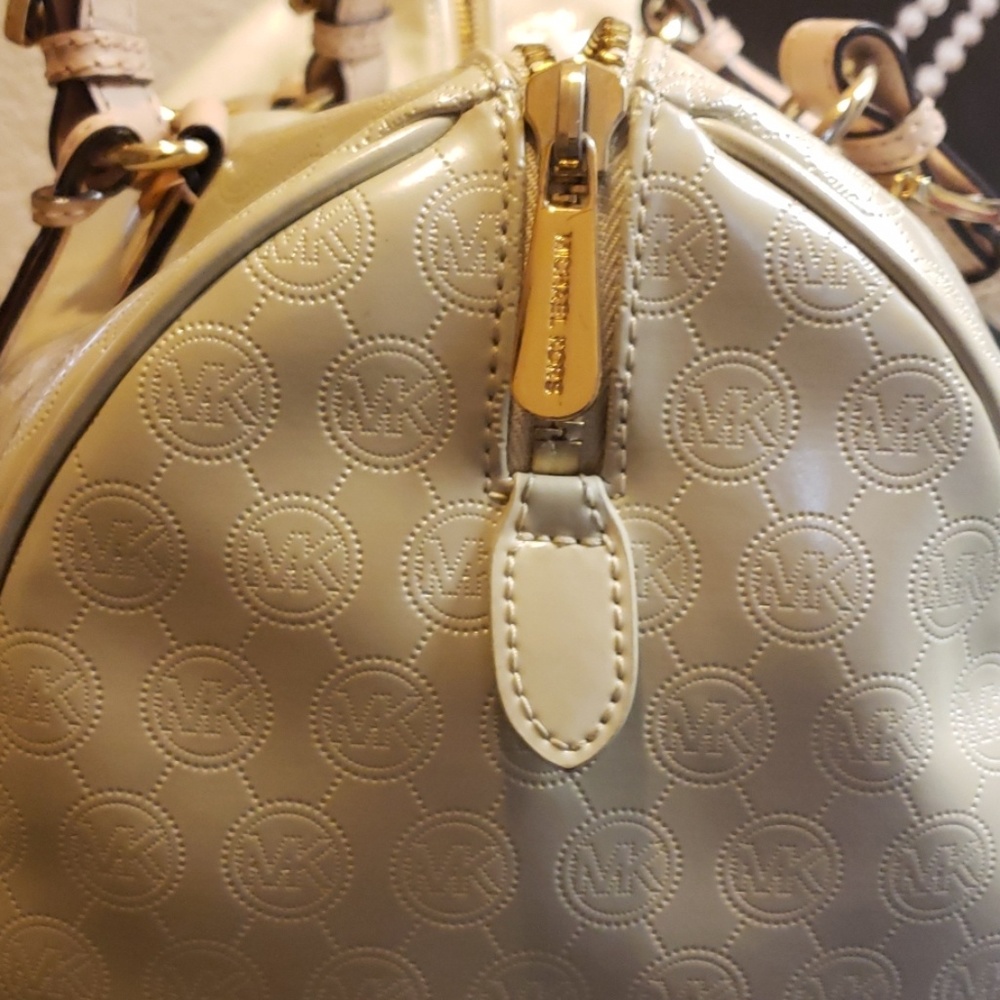 Micheal Kors Grayson satchel